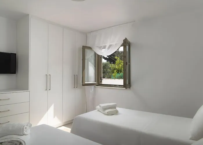 Lemoni House Andros Town